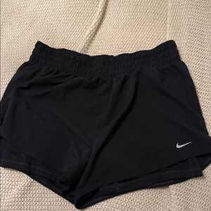 Nike Women's running Dri-fit Black Shorts size large- high rise- pocket in back